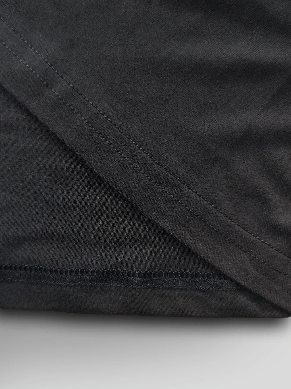 Graphic Golf Tee Black Breathable Womens Casual Golf T-Shirt GOLF WIVES Lettering with Crossed Clubs Martini Design